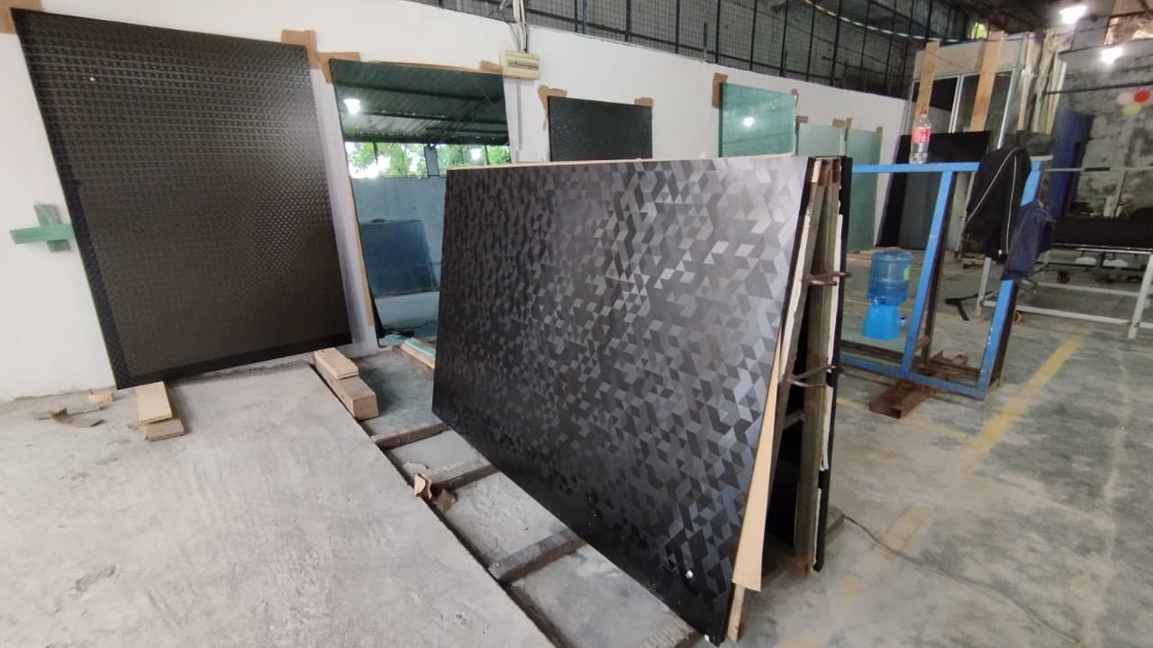 Designed Glass - 3mm  (1 sq. ft)